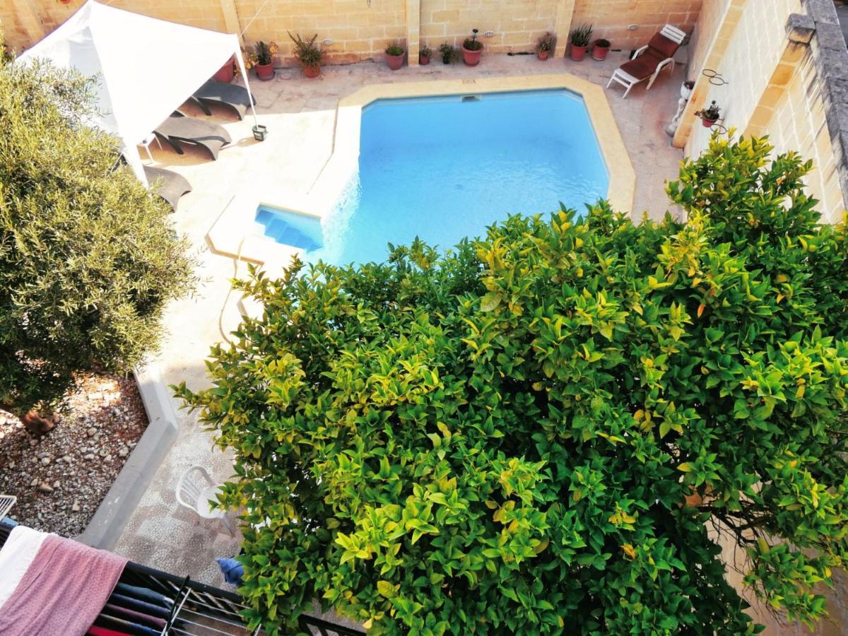 Modern Bedroom Gzira Exterior photo