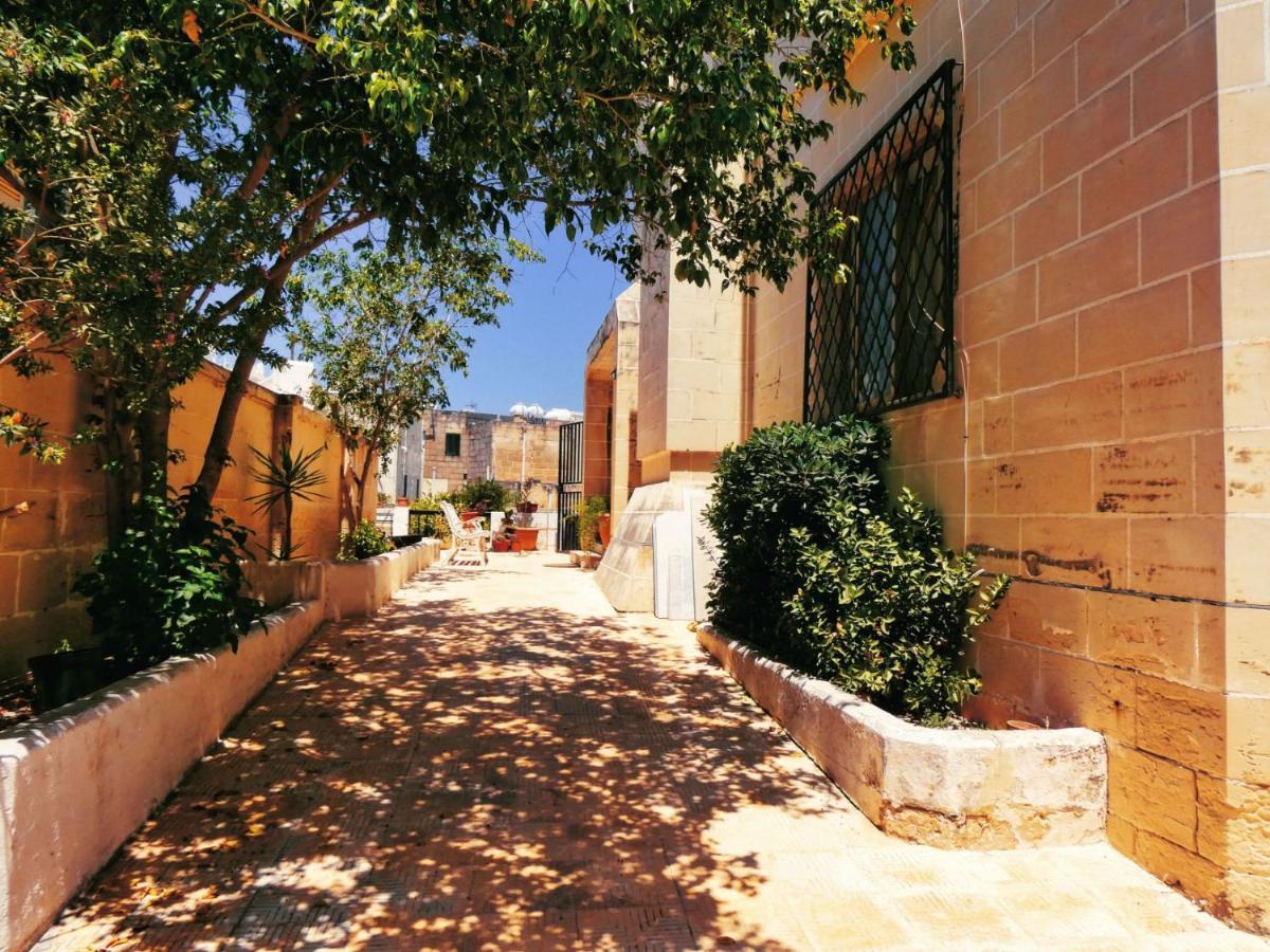 Modern Bedroom Gzira Exterior photo